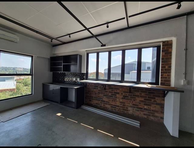 180M² OFFICE TO LET IN KRAMERVILLE